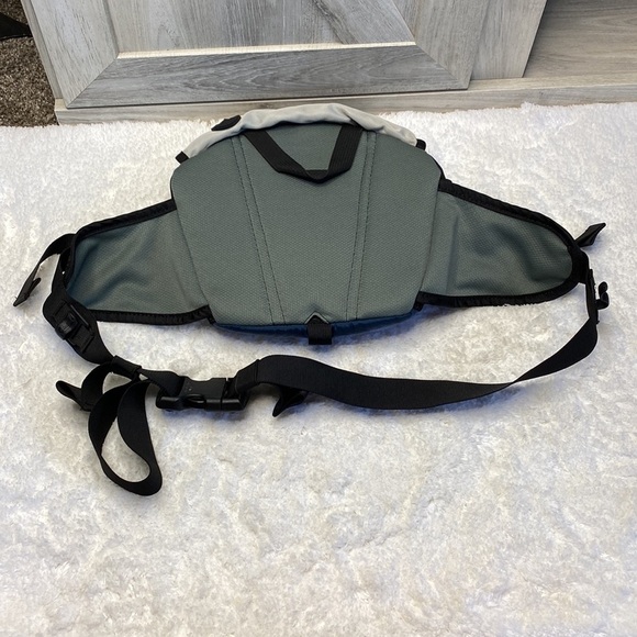 Camelbak Flashflo Hydration Waist Pack Blue Gray 45oz 1.4L No Bladder-Pack Only - Picture 8 of 8